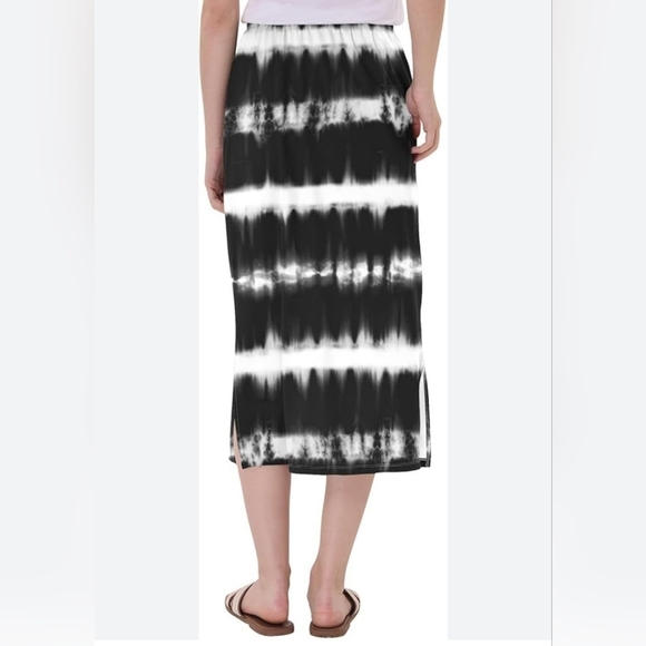 A.N.A. Maxi Skirt Size 1X Black White Flexible Flowy Boho Casual Striped - Picture 1 of 12